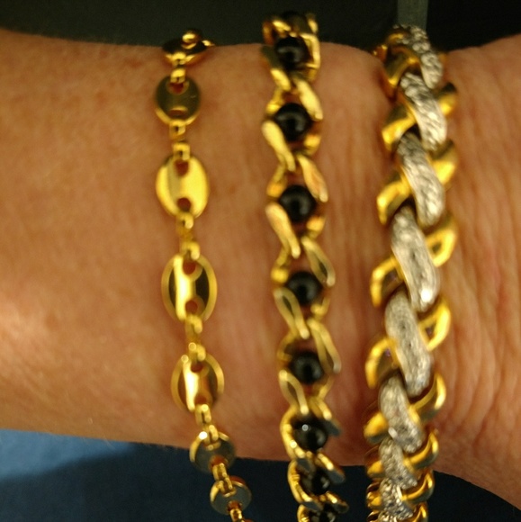 Bundle of gold costume jewelry - Picture 3 of 7